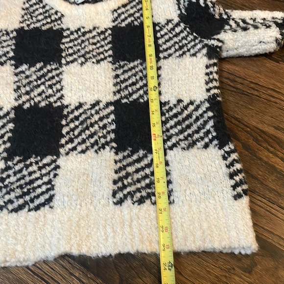 J Crew Buffalo Plaid Boucle Sweater - Picture 10 of 10